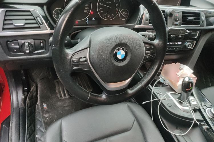 Used BMW 3 Series 2016 320i Fashion Model Steering Wheel