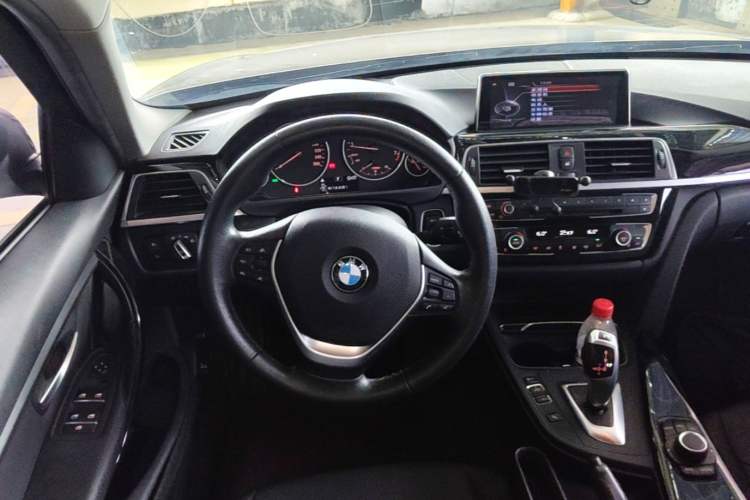Used BMW 3 Series 2016 320Li Ambition Model Steering Wheel