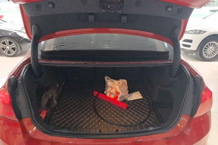 Used BMW 3 Series 2016 320i Fashion Model Trunk