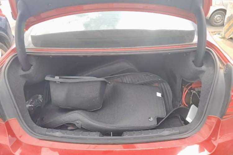 Used BMW 3 Series 2016 320Li Ambition Model Trunk