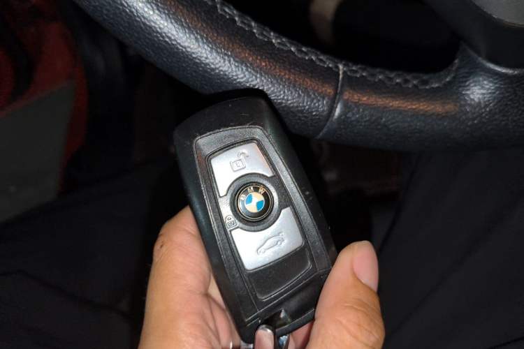 Used BMW 3 Series 2016 320i Fashion Model Vehicle Key