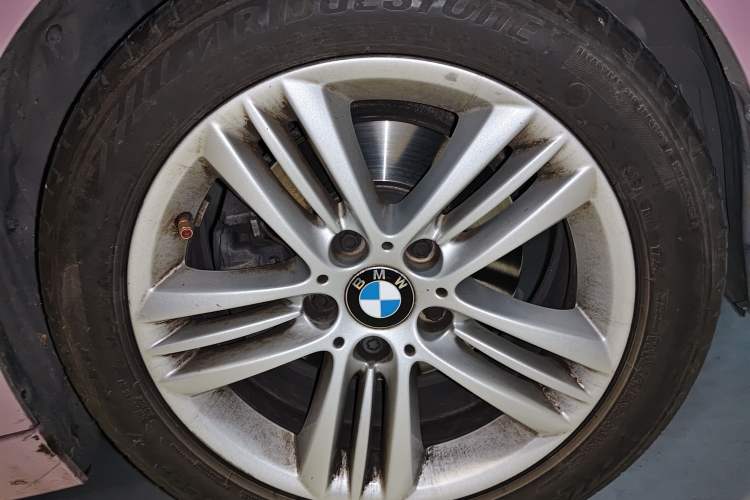 Used BMW 3 Series 2016 320Li Fashion Model Right Front Wheel Hub