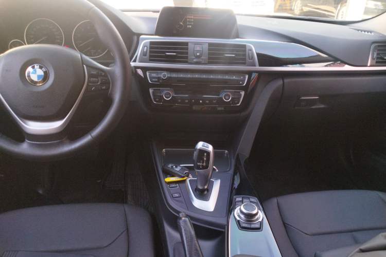 Used BMW 3 Series 2016 320Li Fashion Model Audio And AC Panel