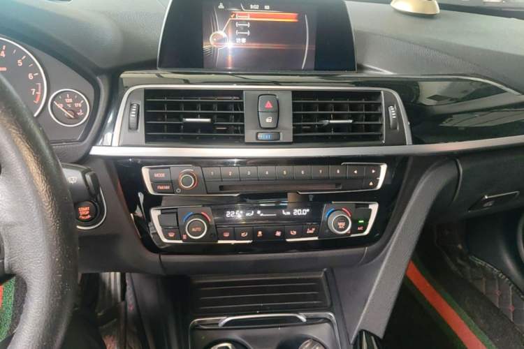 Used BMW 3 Series 2016 320Li Fashion Model Audio And AC Panel