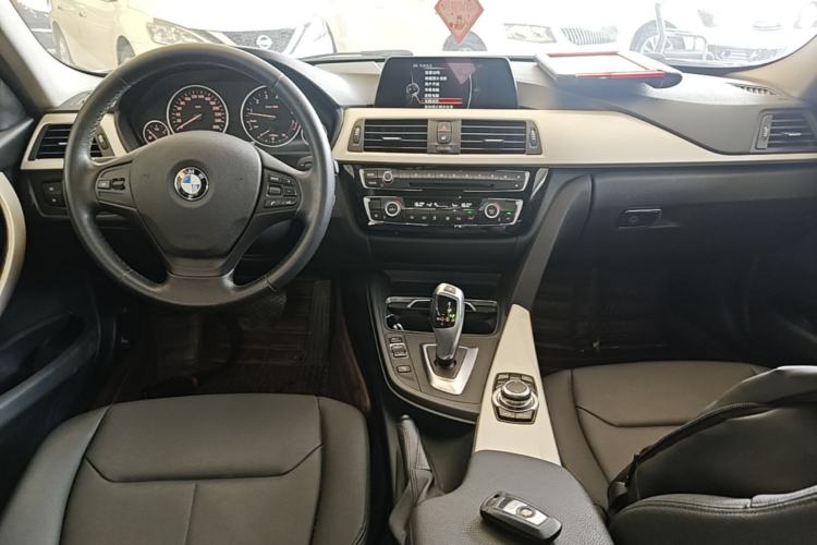 Used BMW 3 Series 2016 320Li Fashion Model Center Console
