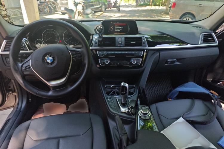 Used BMW 3 Series 2016 320Li Fashion Model Center Console