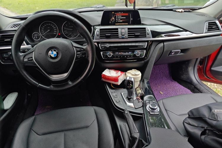 Used BMW 3 Series 2016 320i Fashion Model Center Console