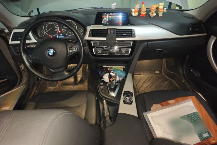 Used BMW 3 Series 2016 320Li Fashion Model Center Console