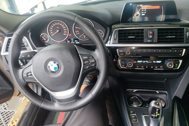 Used BMW 3 Series 2016 320Li Fashion Model Center Console