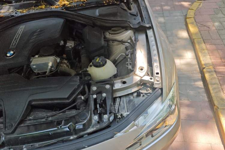 Used BMW 3 Series 2016 320Li Fashion Model Engine Bay Left