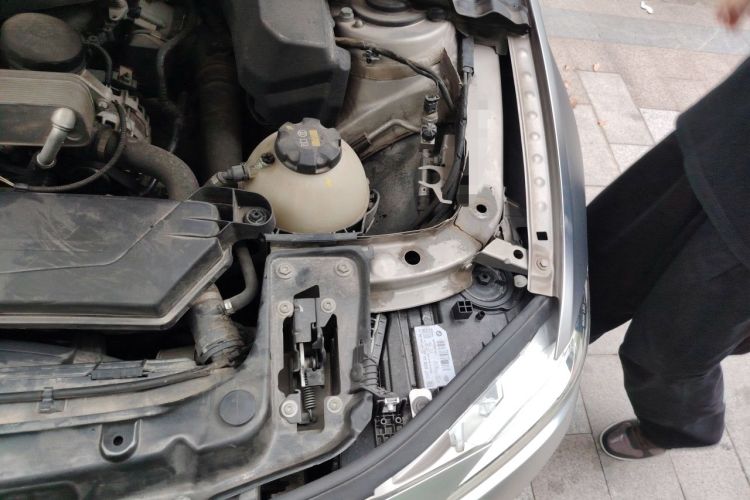 Used BMW 3 Series 2016 320Li Ambition Model Engine Bay Left