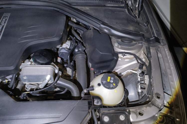 Used BMW 3 Series 2016 320Li Fashion Model Engine Bay Left