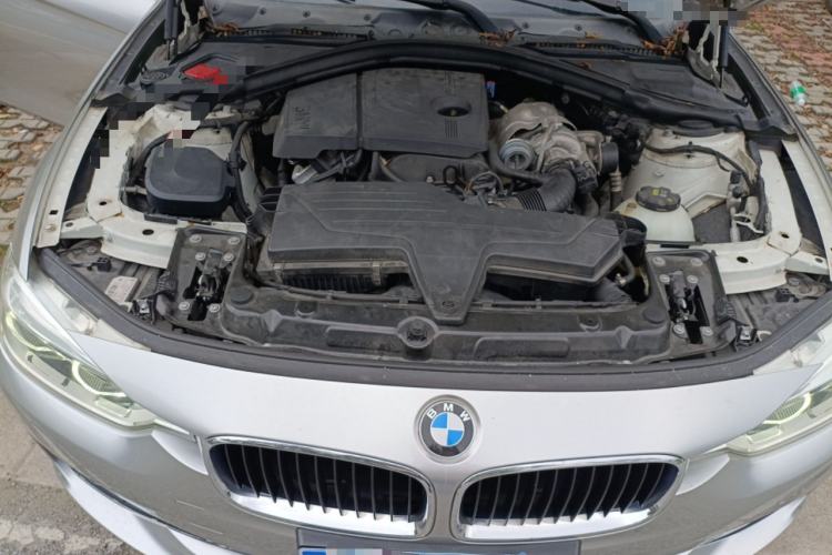 Used BMW 3 Series 2016 316Li Fashion Model Engine Bay