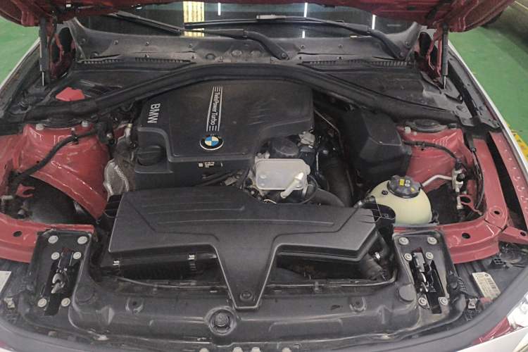 Used BMW 3 Series 2016 320Li Ambition Model Engine Bay