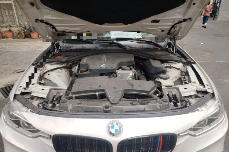Used BMW 3 Series 2016 328Li Fashion Model Engine Bay