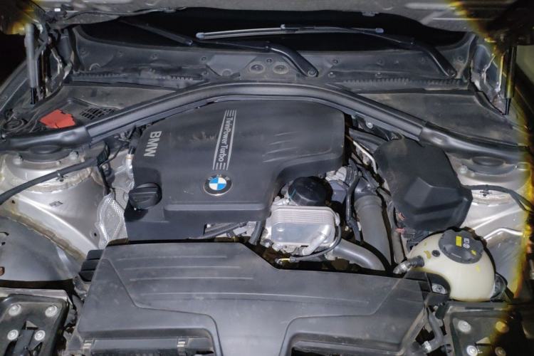 Used BMW 3 Series 2016 320Li Fashion Model Engine Bay