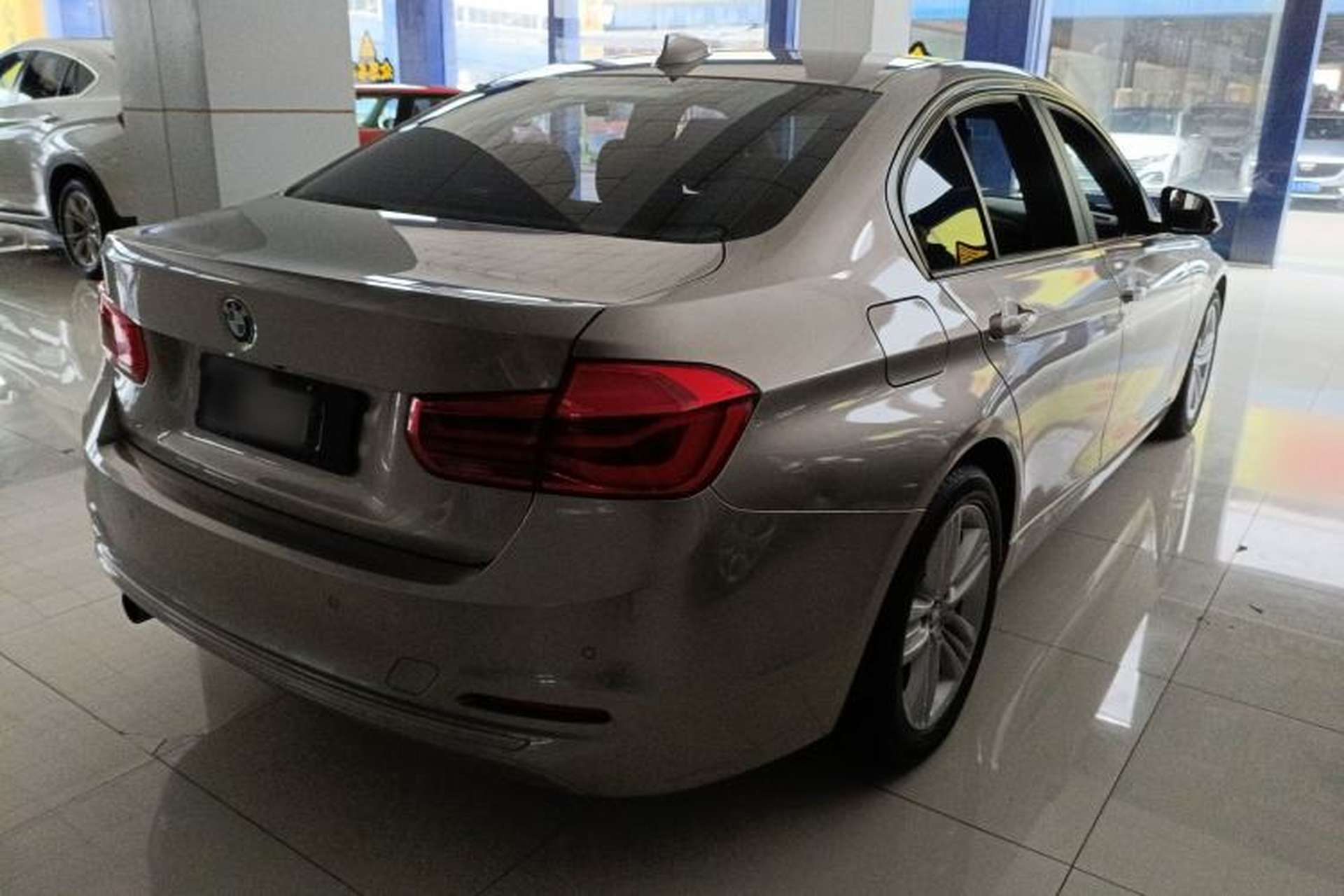 Used BMW 3 Series 2016 320i Fashion Model Exterior 3