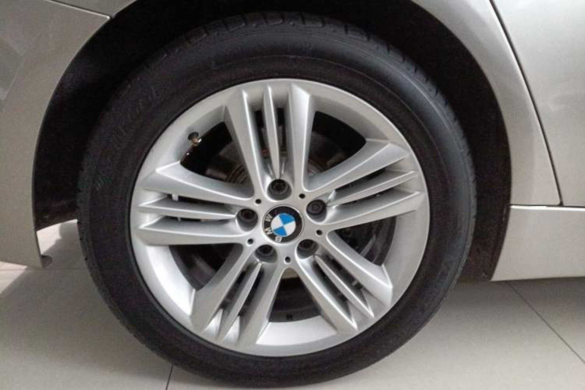 Used BMW 3 Series 2016 320i Fashion Model Exterior 6