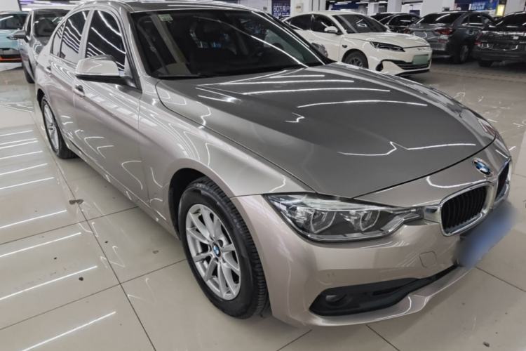 Used BMW 3 Series 2016 316i Fashion Model Front Right 45 Deg
