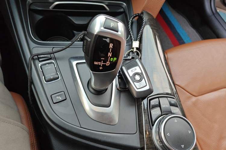 Used BMW 3 Series 2016 320Li Luxury Design Package Gear Lever
