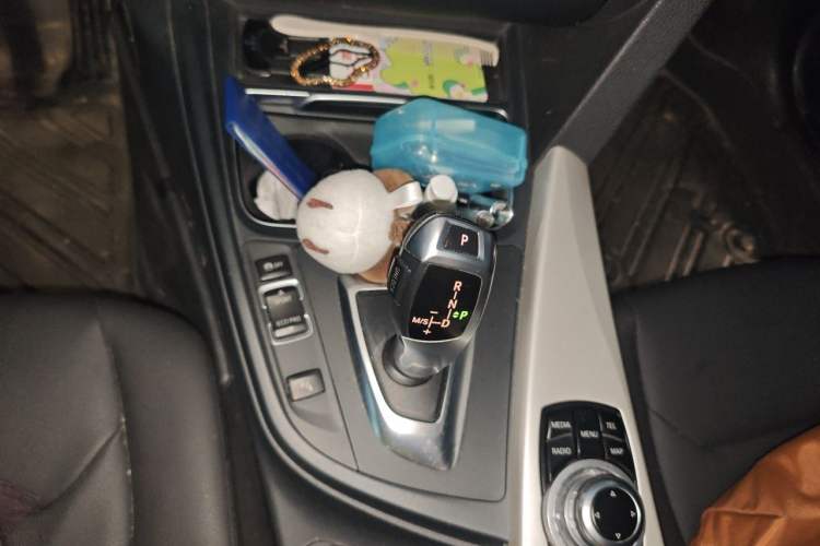 Used BMW 3 Series 2016 320Li Fashion Model Gear Lever