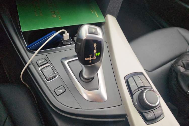 Used BMW 3 Series 2016 316i Fashion Model Gear Lever