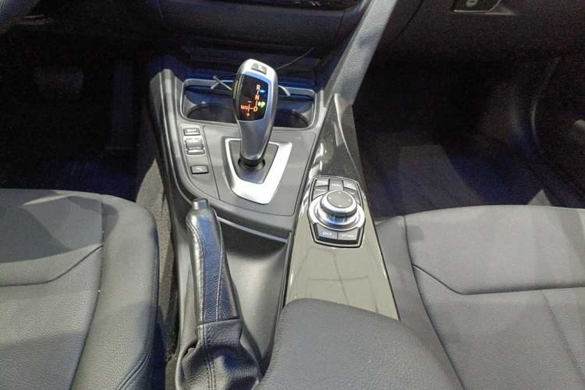 Used BMW 3 Series 2016 320i Fashion Model Gear Lever