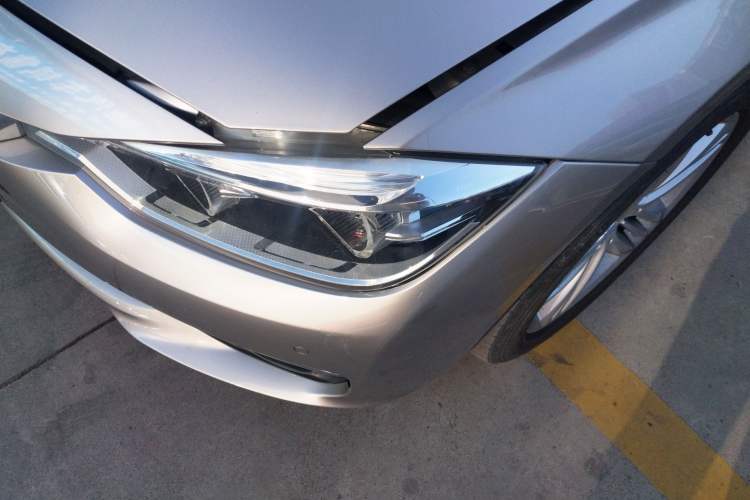 Used BMW 3 Series 2016 320Li Fashion Model Left Front Headlight