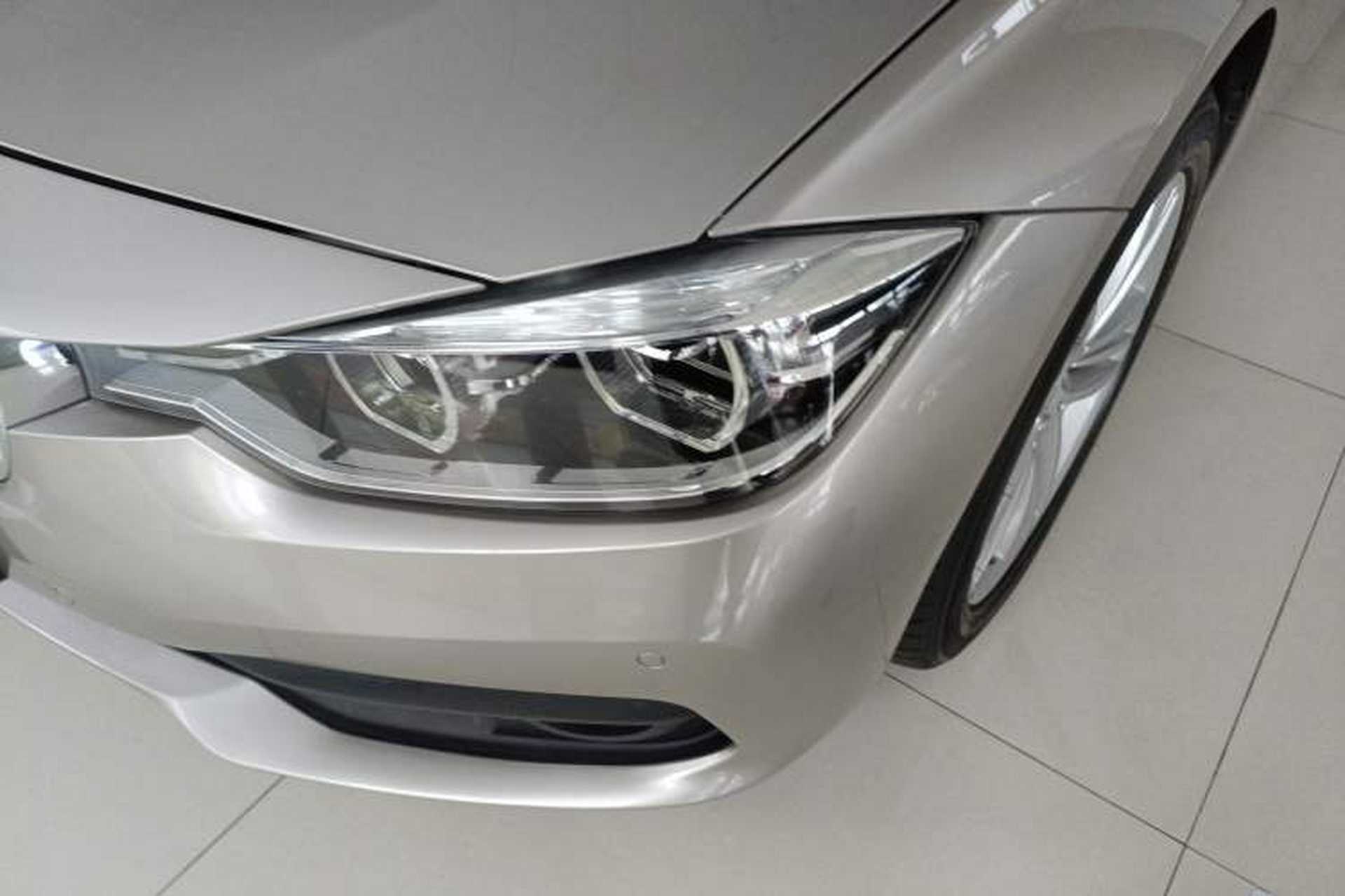 Used BMW 3 Series 2016 320i Fashion Model Left Front Headlight