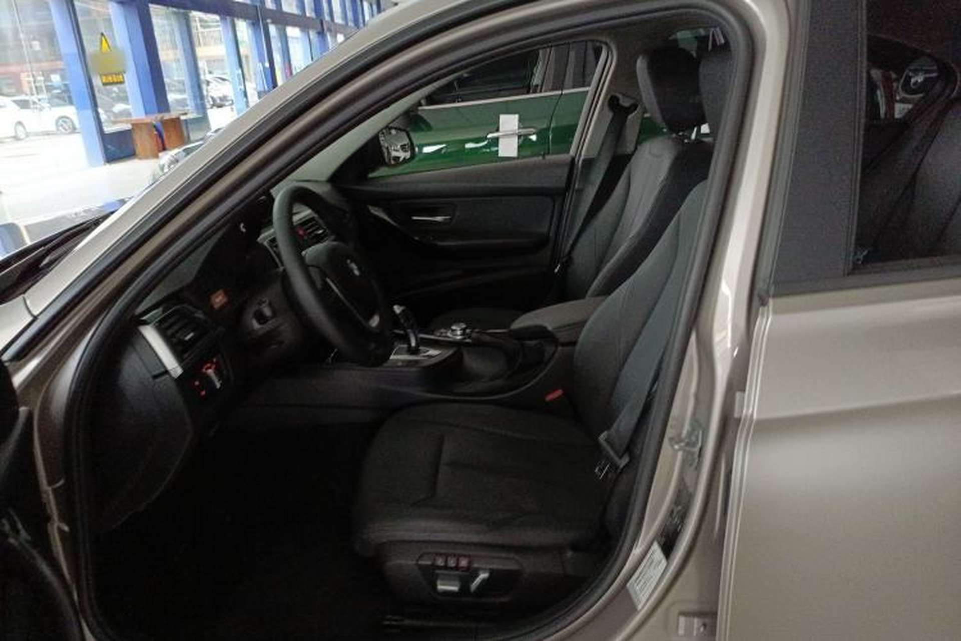 Used BMW 3 Series 2016 320i Fashion Model Left Front Seat