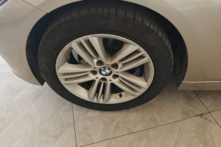 Used BMW 3 Series 2016 320Li Fashion Model Left Front Wheel Hub