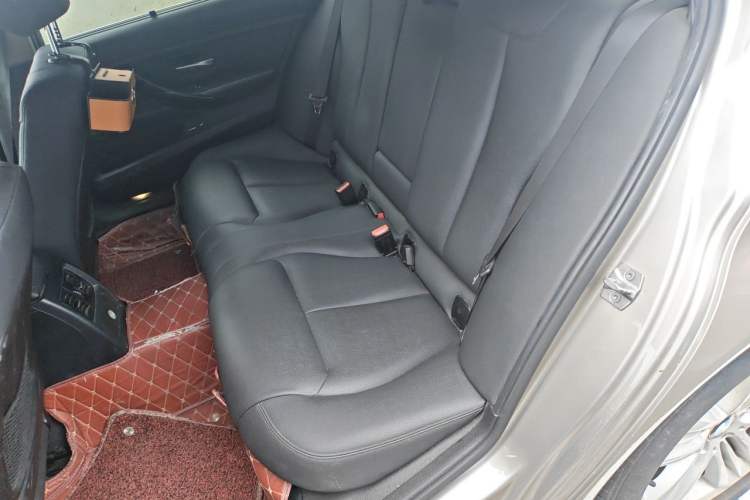 Used BMW 3 Series 2016 320Li Fashion Model Left Rear Seat