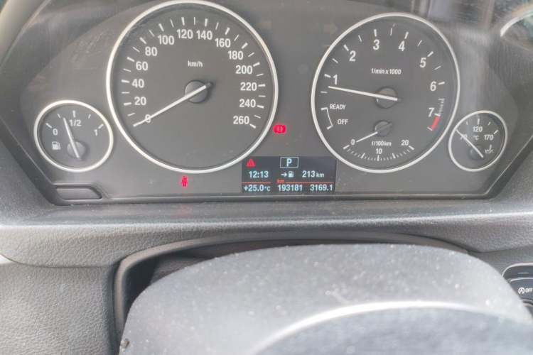 Used BMW 3 Series 2016 320Li Ambition Model Odometer Close Up