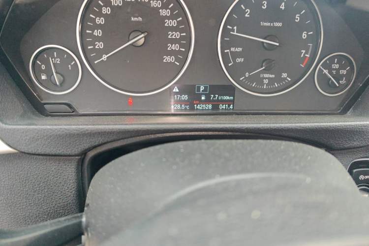 Used BMW 3 Series 2016 316i Fashion Model Odometer Close Up