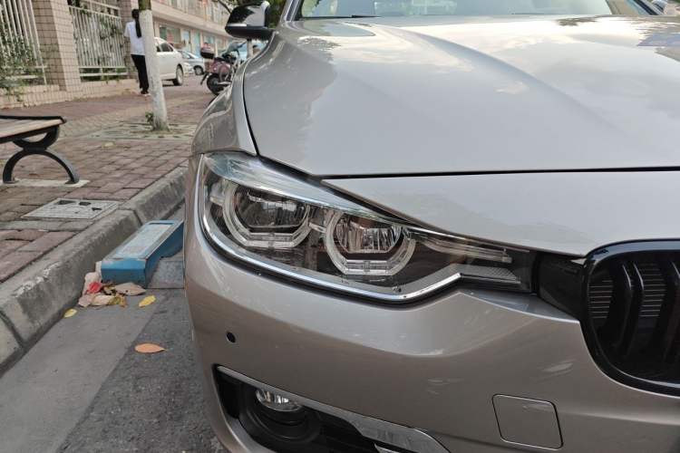 Used BMW 3 Series 2016 320Li Luxury Design Package Right Front Headlight