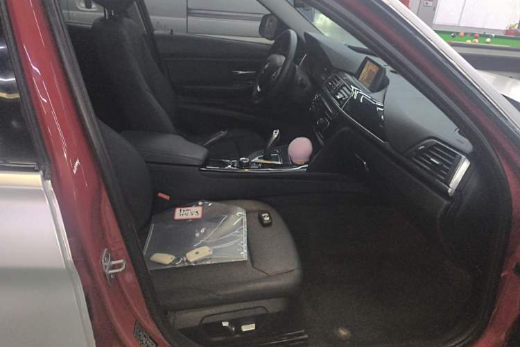Used BMW 3 Series 2016 320Li Ambition Model Right Front Seat