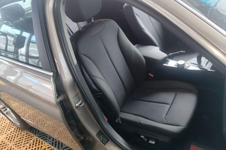 Used BMW 3 Series 2016 320Li Fashion Model Right Front Seat