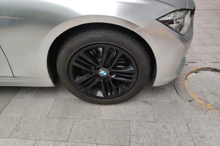 Used BMW 3 Series 2016 320Li Ambition Model Right Front Wheel Hub