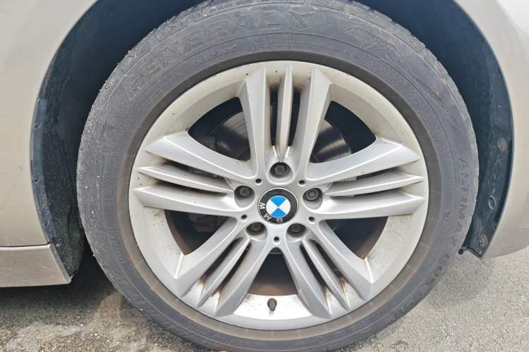 Used BMW 3 Series 2016 320Li Fashion Model Right Front Wheel Hub