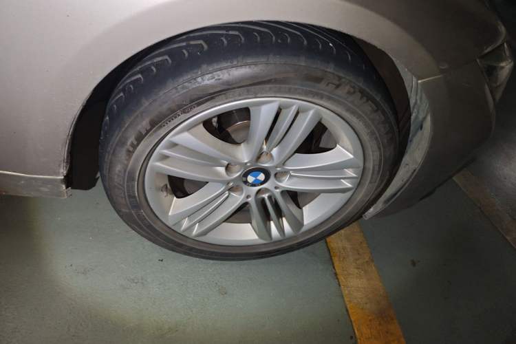 Used BMW 3 Series 2016 320Li Fashion Model Right Front Wheel Hub