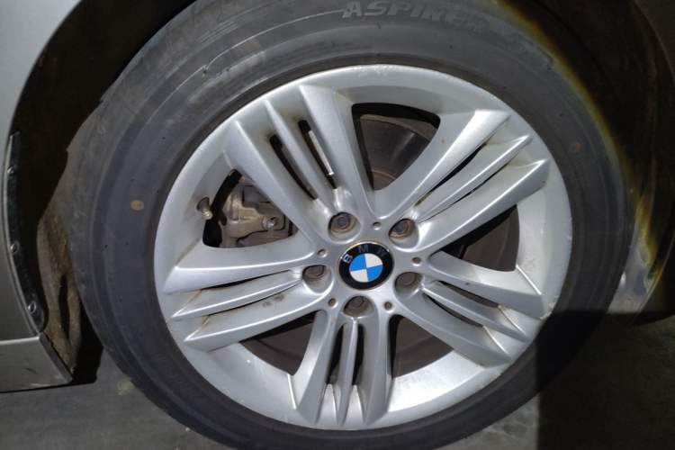 Used BMW 3 Series 2016 320Li Fashion Model Right Front Wheel Hub