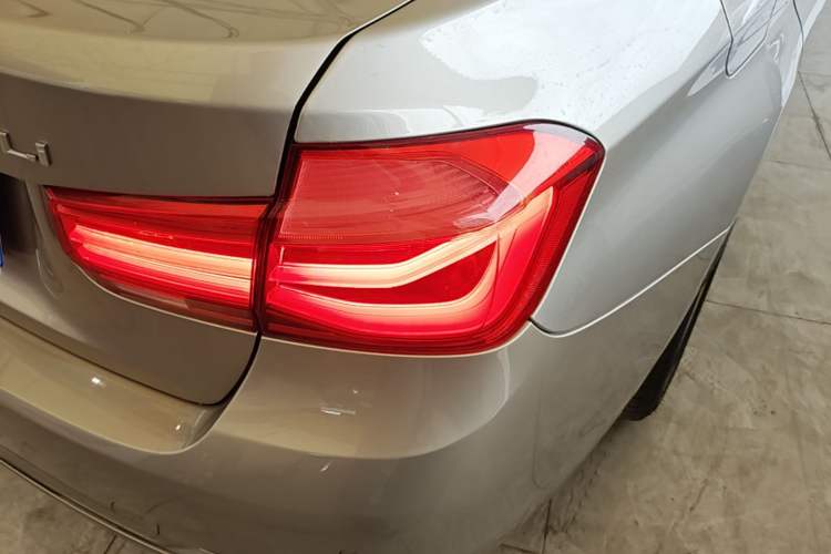Used BMW 3 Series 2016 320Li Fashion Model Right Rear Taillight
