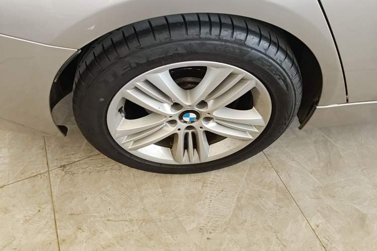 Used BMW 3 Series 2016 320Li Fashion Model Right Rear Wheel Hub