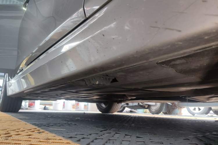 Used BMW 3 Series 2016 320Li Fashion Model Right Side Sill