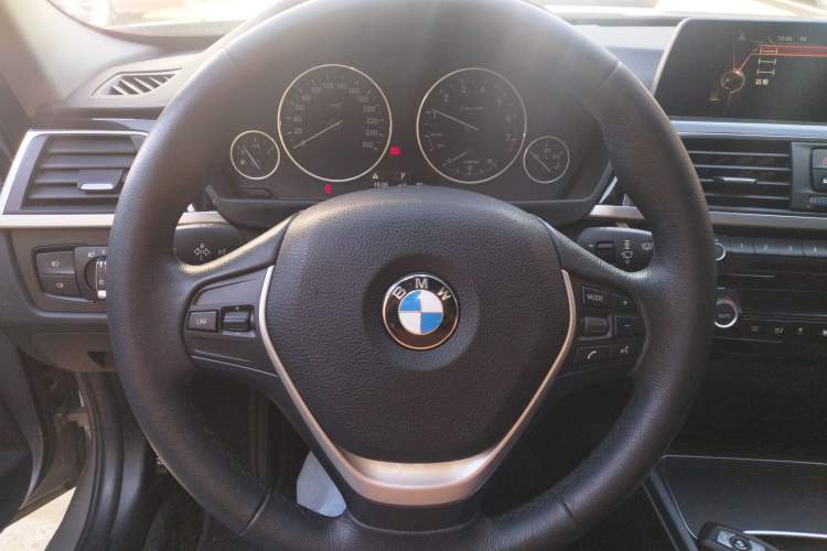 Used BMW 3 Series 2016 320Li Fashion Model Steering Wheel
