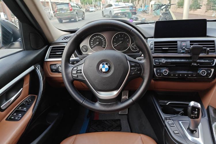 Used BMW 3 Series 2016 320Li Luxury Design Package Steering Wheel