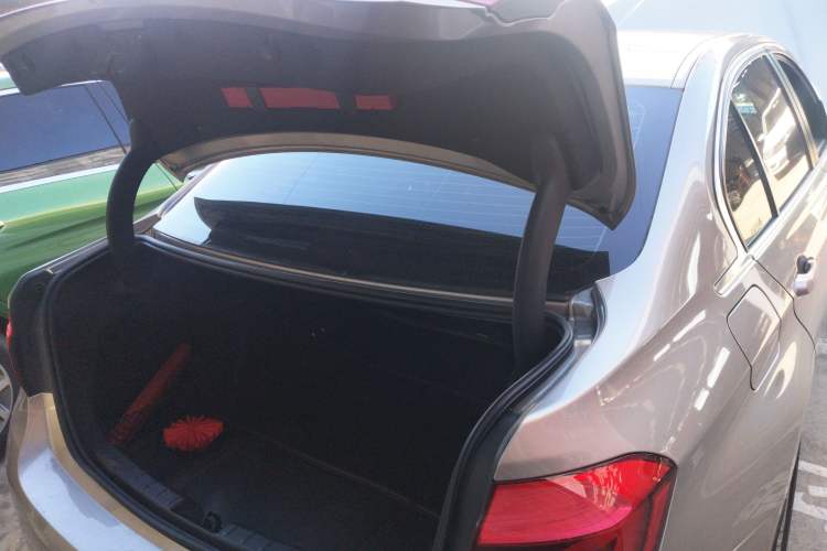 Used BMW 3 Series 2016 320Li Fashion Model Trunk