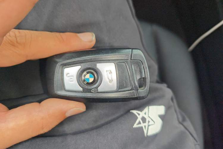 Used BMW 3 Series 2016 316i Fashion Model Vehicle Key