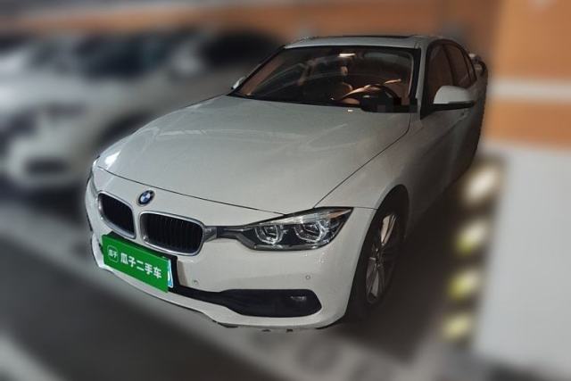 Ojetý BMW 3 Series 2016 320i Fashion Model