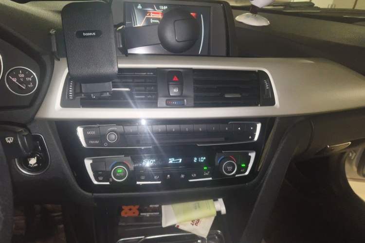 Used BMW 3 Series 2016 320Li Ambition Model Audio And AC Panel